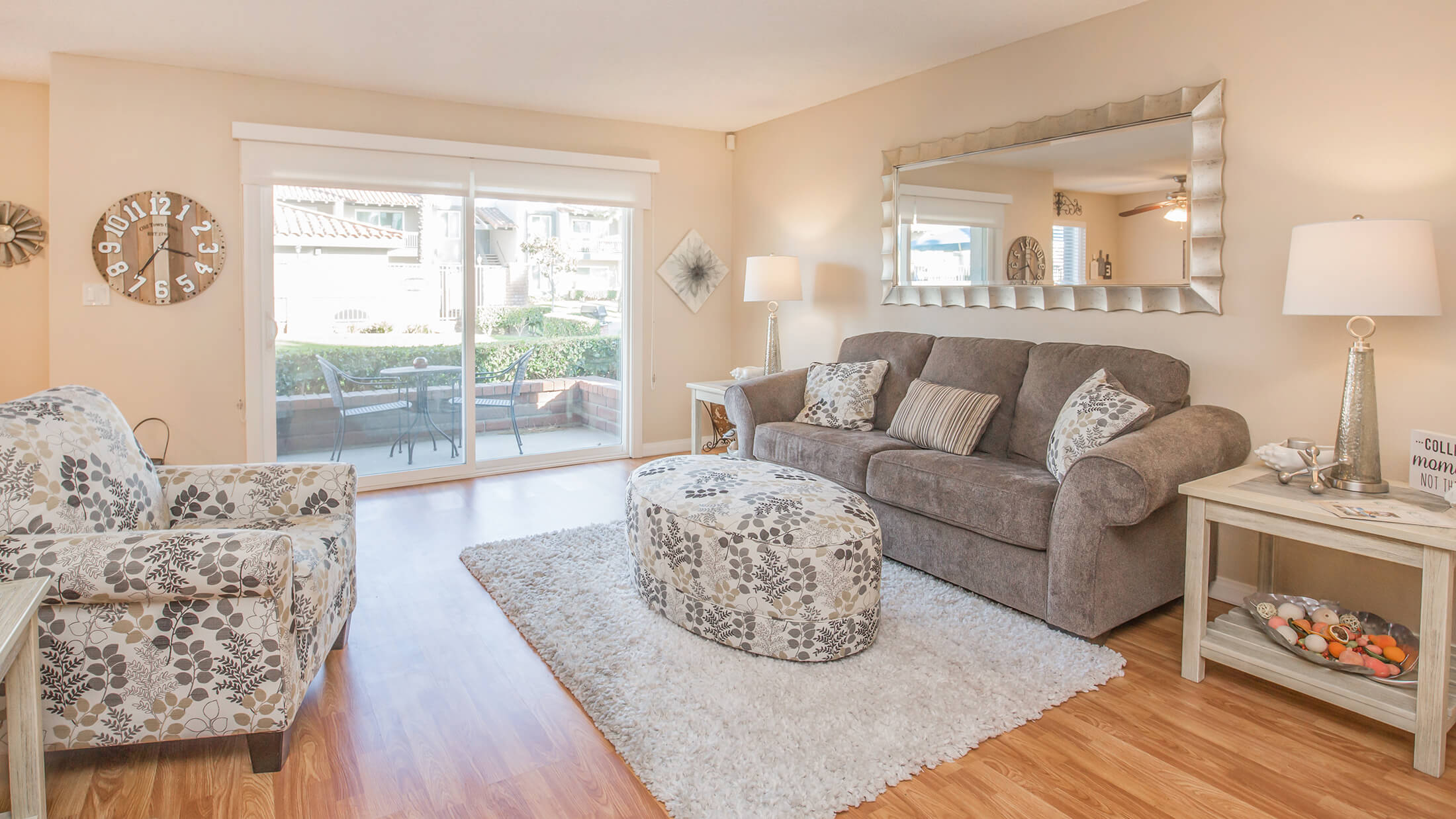 La Veta Grand Apartments in Orange, CA